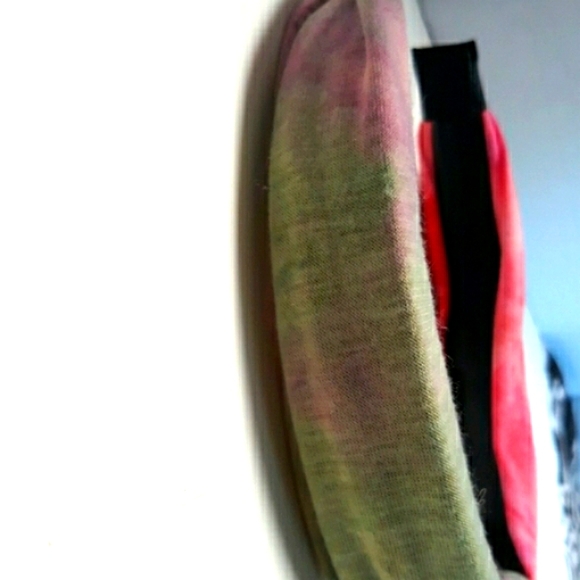 NWT Adorable tie dye knotted headband - Picture 4 of 5